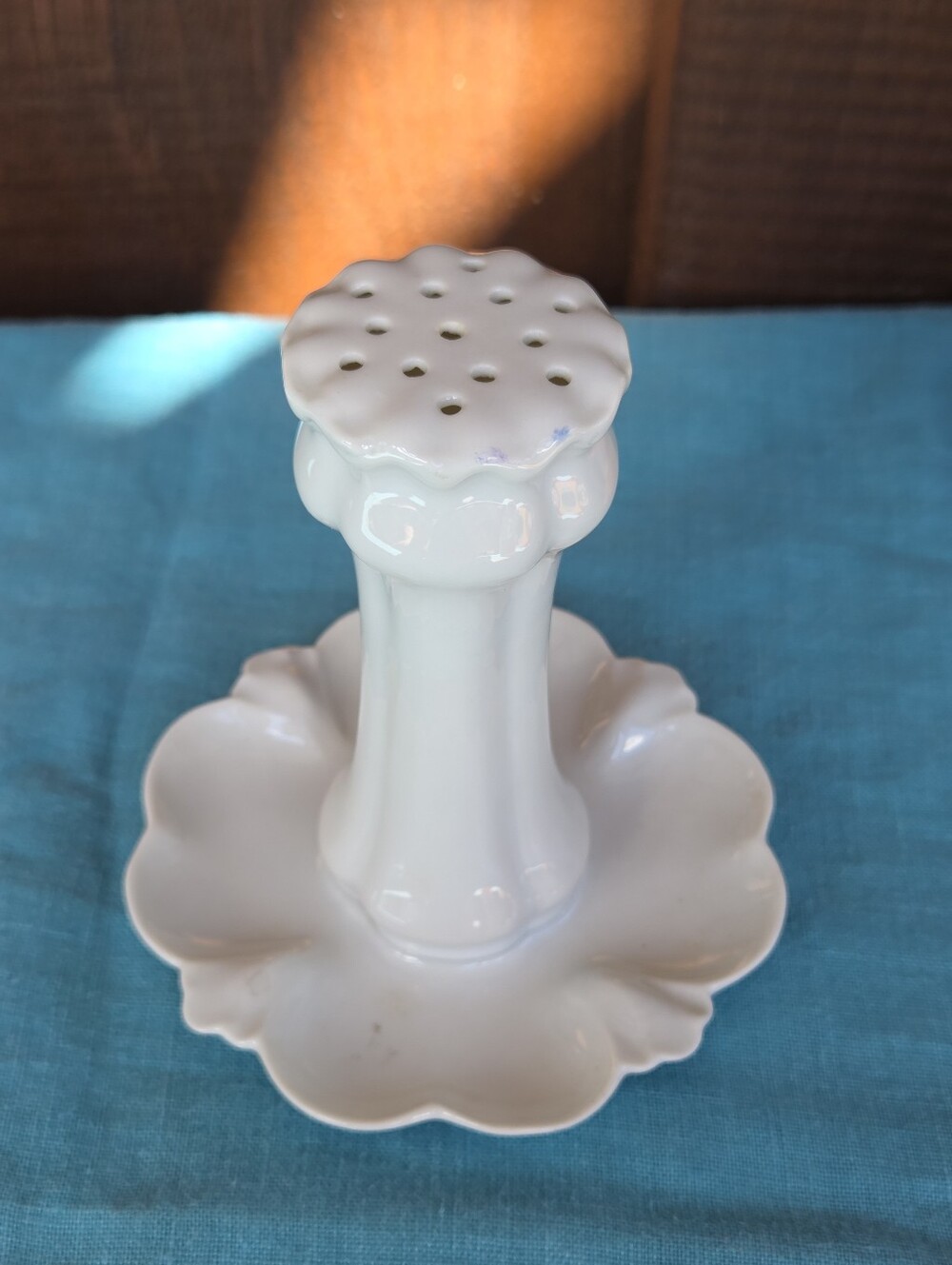 Vintage Porcelain Hat Pin & Ring Holder - Picture 2 of 5